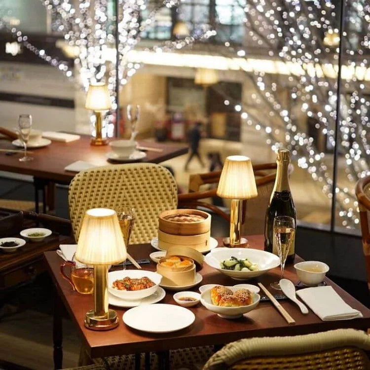 Elegant sladdlös LED Silk Touch bordslampa – modern elegans MILA Sverige