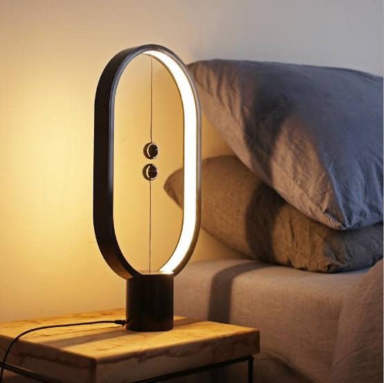 Trä Bordslampa med Magnetisk Strömbrytare Ljus Carvallo