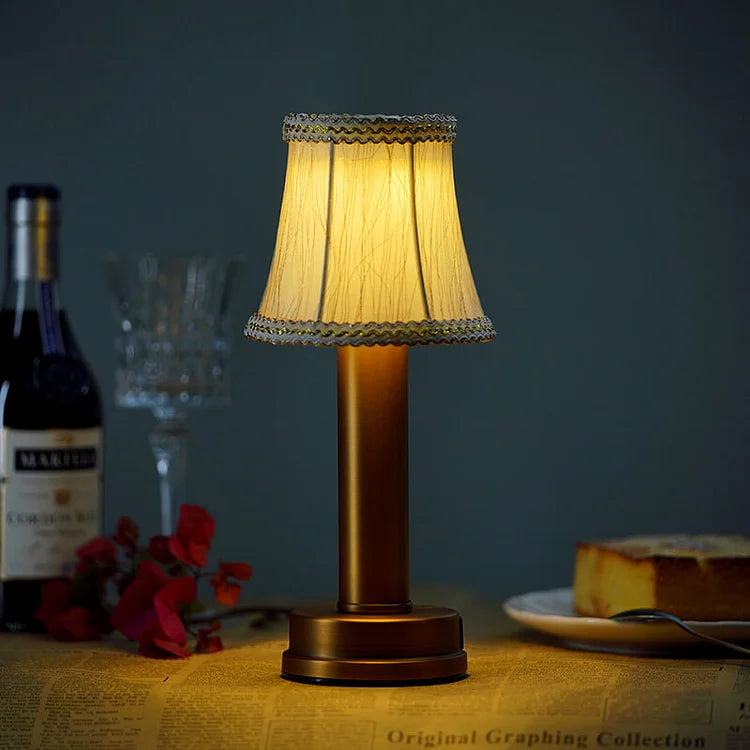 Elegant sladdlös LED Silk Touch bordslampa – modern elegans MILA Sverige