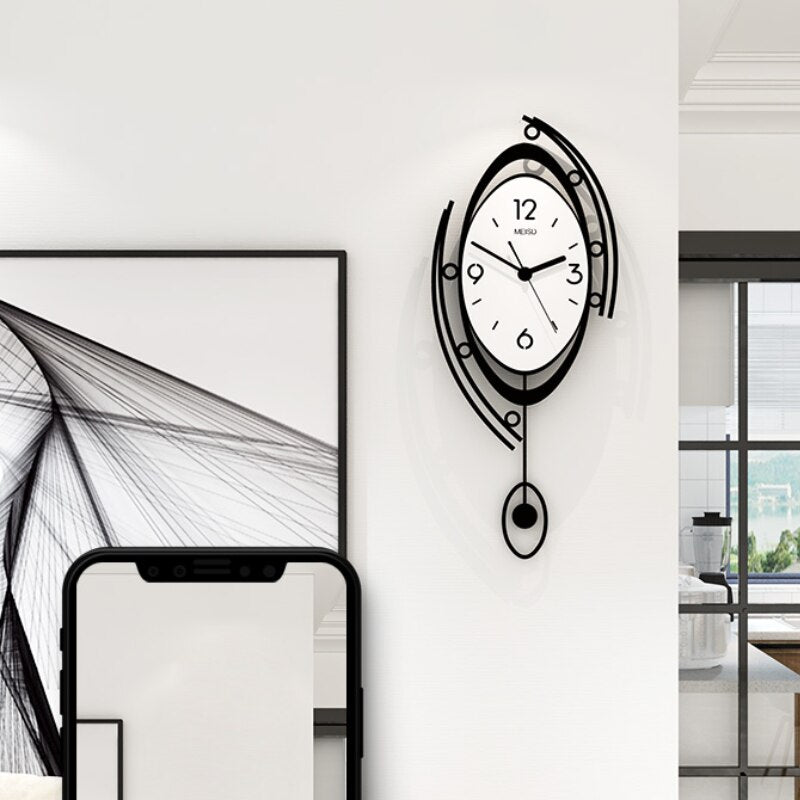 Carvallo – Vintage-inspirerad väggklocka med ljudlös urverk Carvallo