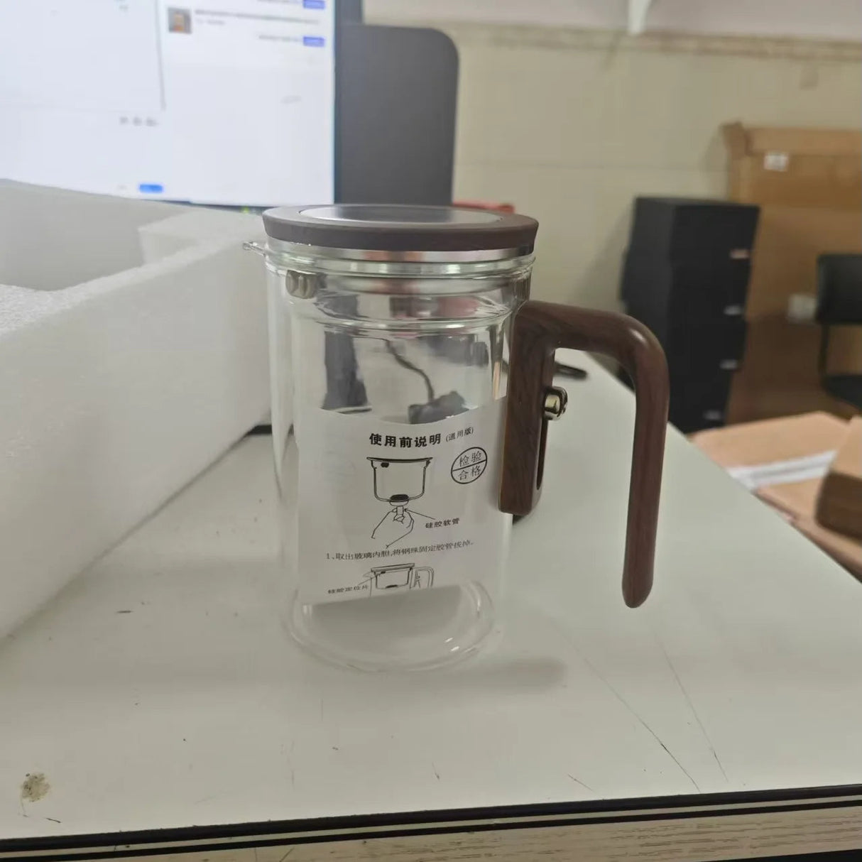 Glas Teapot med Trähandtag Carvallo