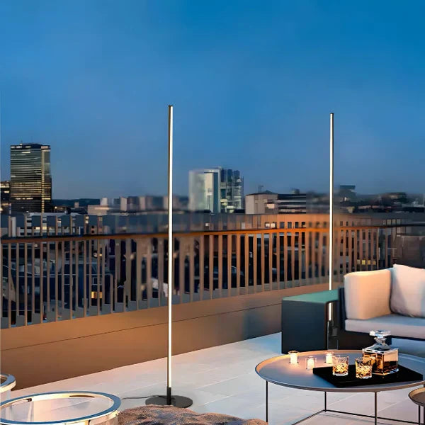 Carvallo – Modern utomhus solcells golvlampa med trådlös laddning för terrasser och trädgårdar Carvallo