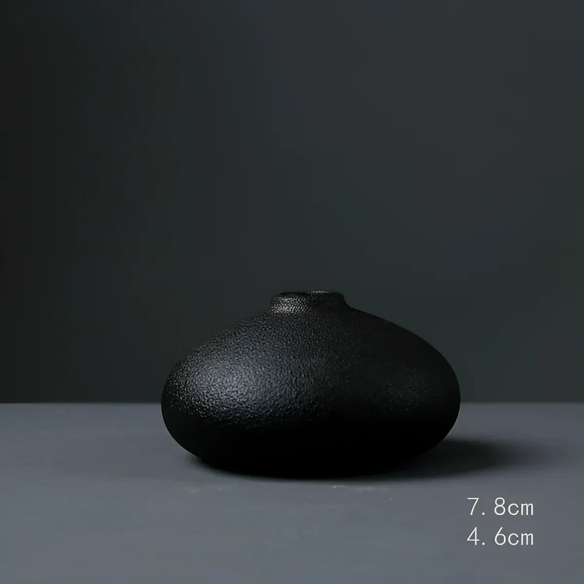 NatureCraft - Keramisk vas med textur för blomsterarrangemang Carvallo