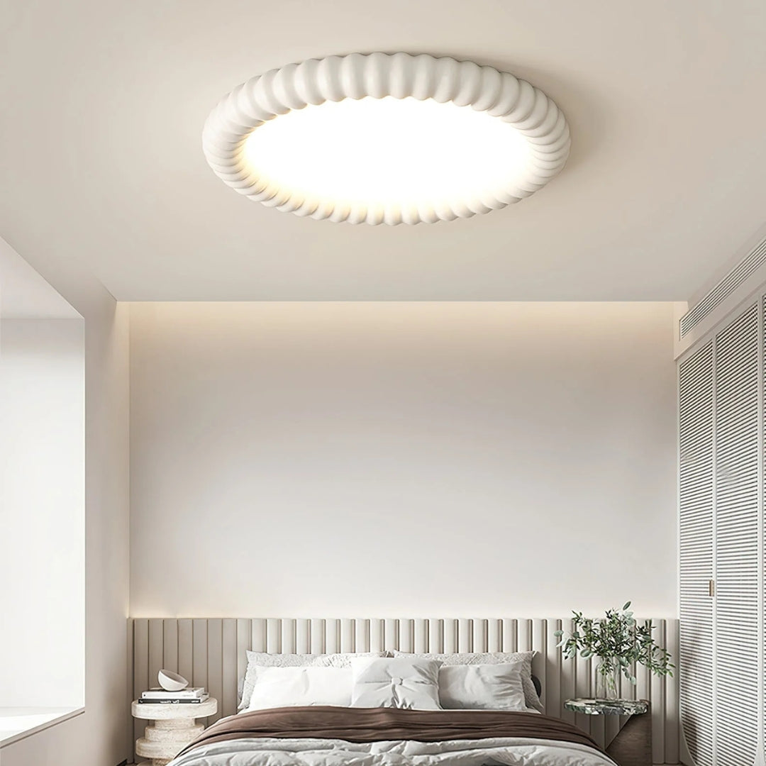 Carvallo – Taklampa med vågformad inspirerad form och lugn belysning ovanifrån Carvallo