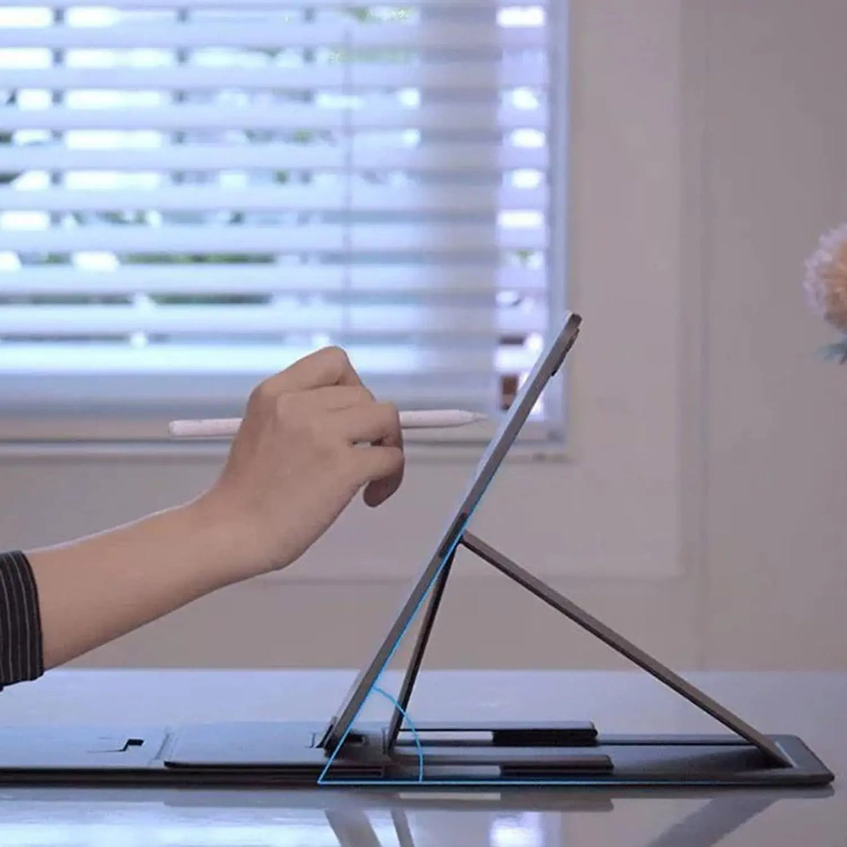 Pappers-tunn Laptop Bord - Bärbart & Lätt Mini Bord för Studier och Läsning Carvallo