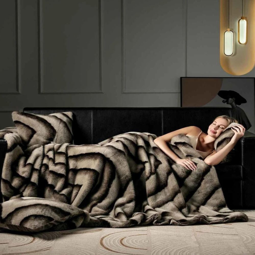 Rynkad Falsk Kaninpäls Filt Carvallo