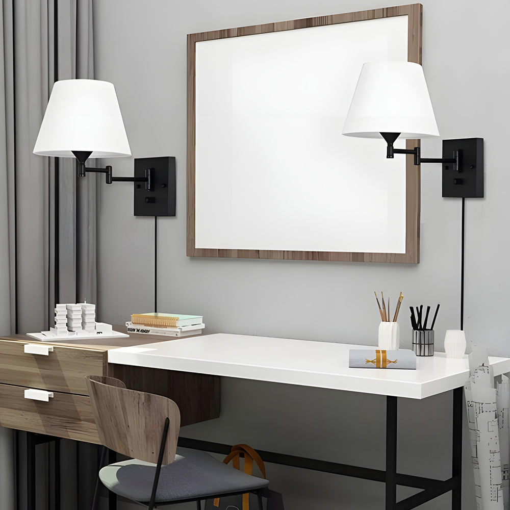 1-Ljus Plug-In Svängarm Vägglampa med Linne Skärm Carvallo