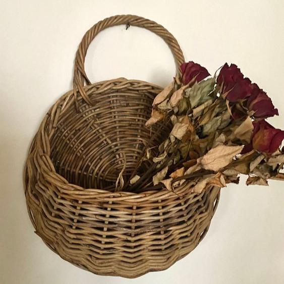 Carvallo - flätad korg för stilfull växtvisning Carvallo