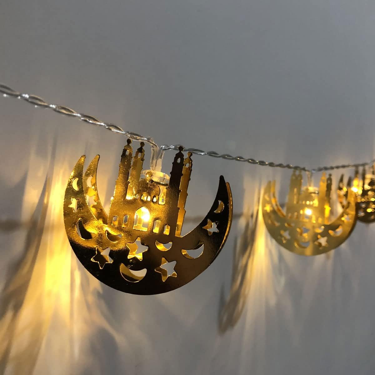 Färgglada LED-ljusslingor – Dekorativa ljus med måne- och lyktteman för hem och trädgård Carvallo
