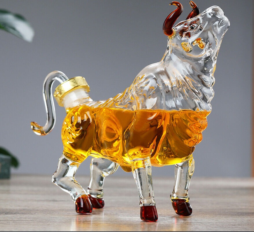 Bullish Bourbon Decanter – Handgjord tjurformad design med elegant touch MILA Sverige