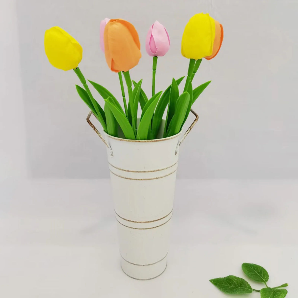 Retro Eisen-Blomkruka med handtag – Dekorativ metallblomkruka för hemmet Carvallo