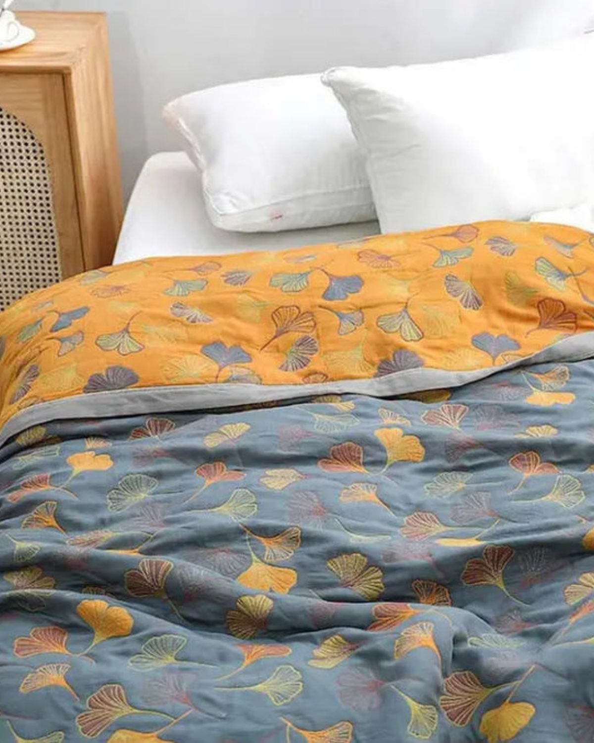 Carvallo – Lyxig bomullsfilt med fint lövmönster för värme och stil Carvallo