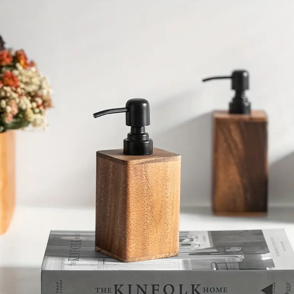 Valnöt Aura Lotion & Tvålbehållare Carvallo