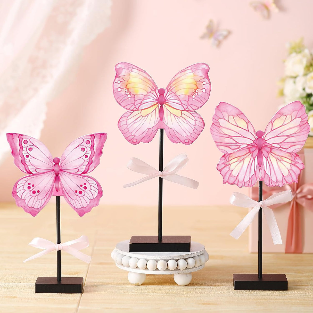 Rustikt träbordsdekorationsset med solrosor och fjärilar – Perfekt för vår- och sommardekorationer MILA Sverige