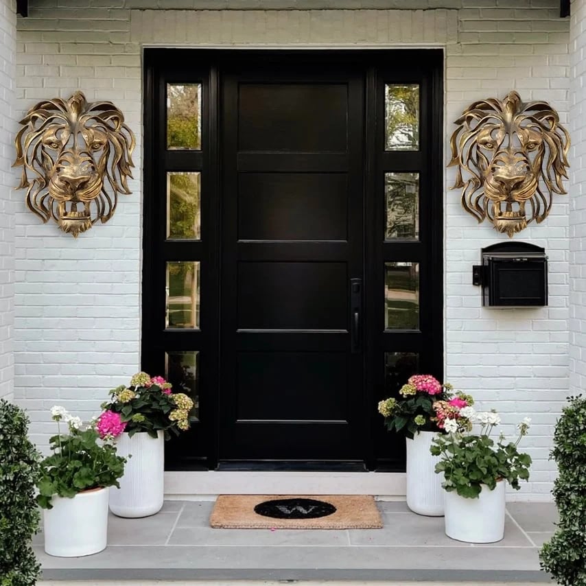 Metallisk Lejonhuvud Väggdekoration - Elegant och Stark Carvallo