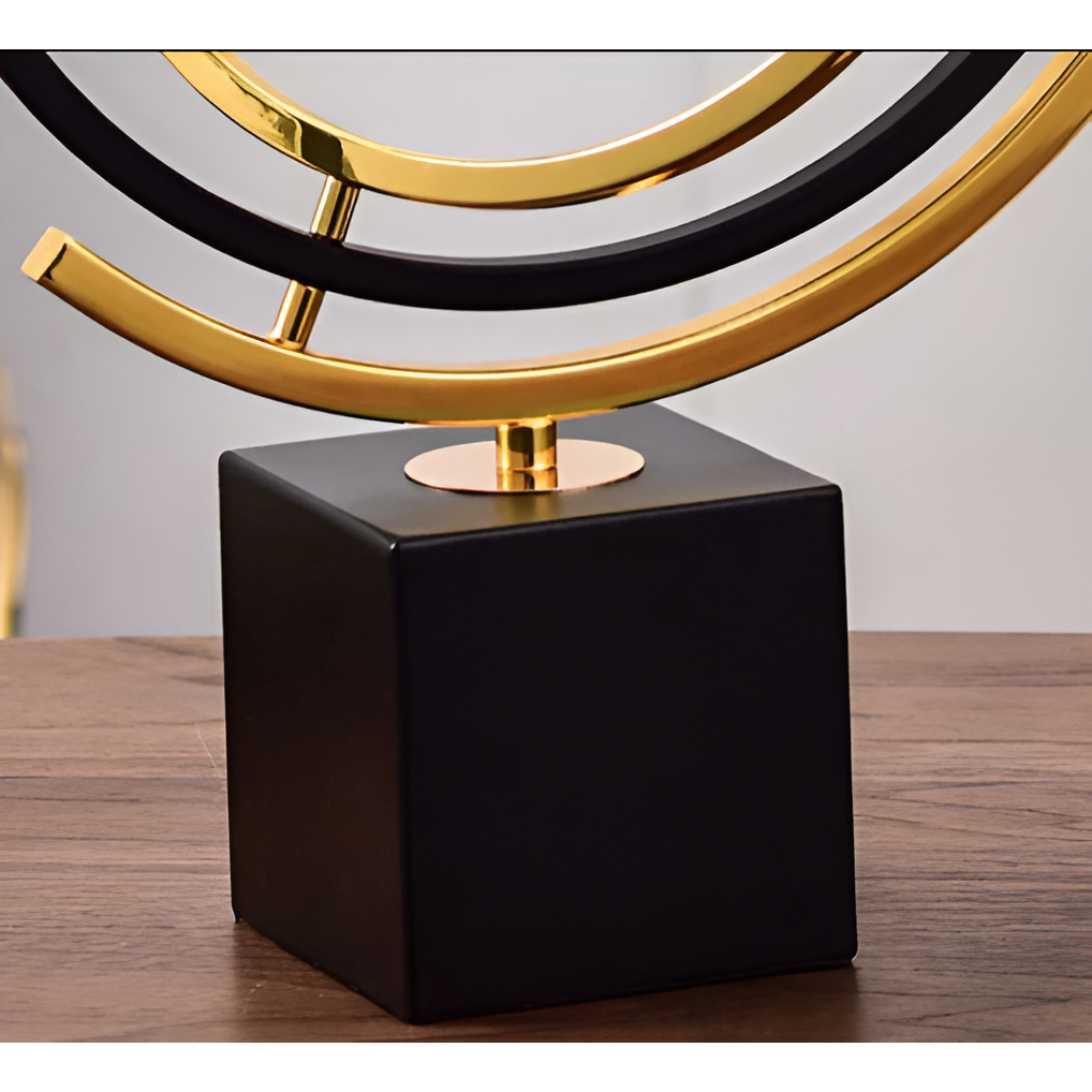 Luxe Globe - Handgjord metalskulptur med marmorbasis för modern inredning Carvallo