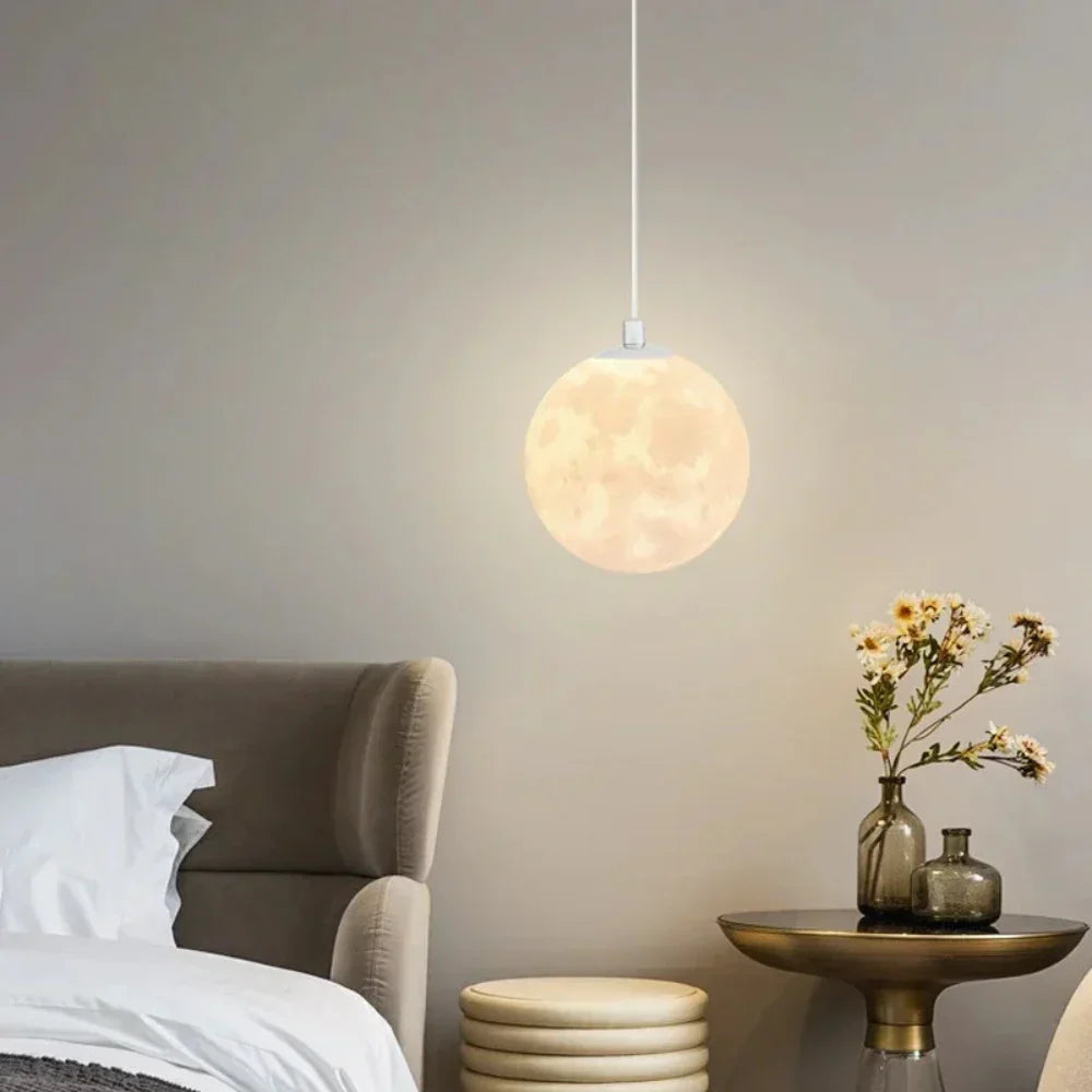 MoonGlow – Modern månformad hänge Lampa med LED-belysning och justerbar höjd Carvallo