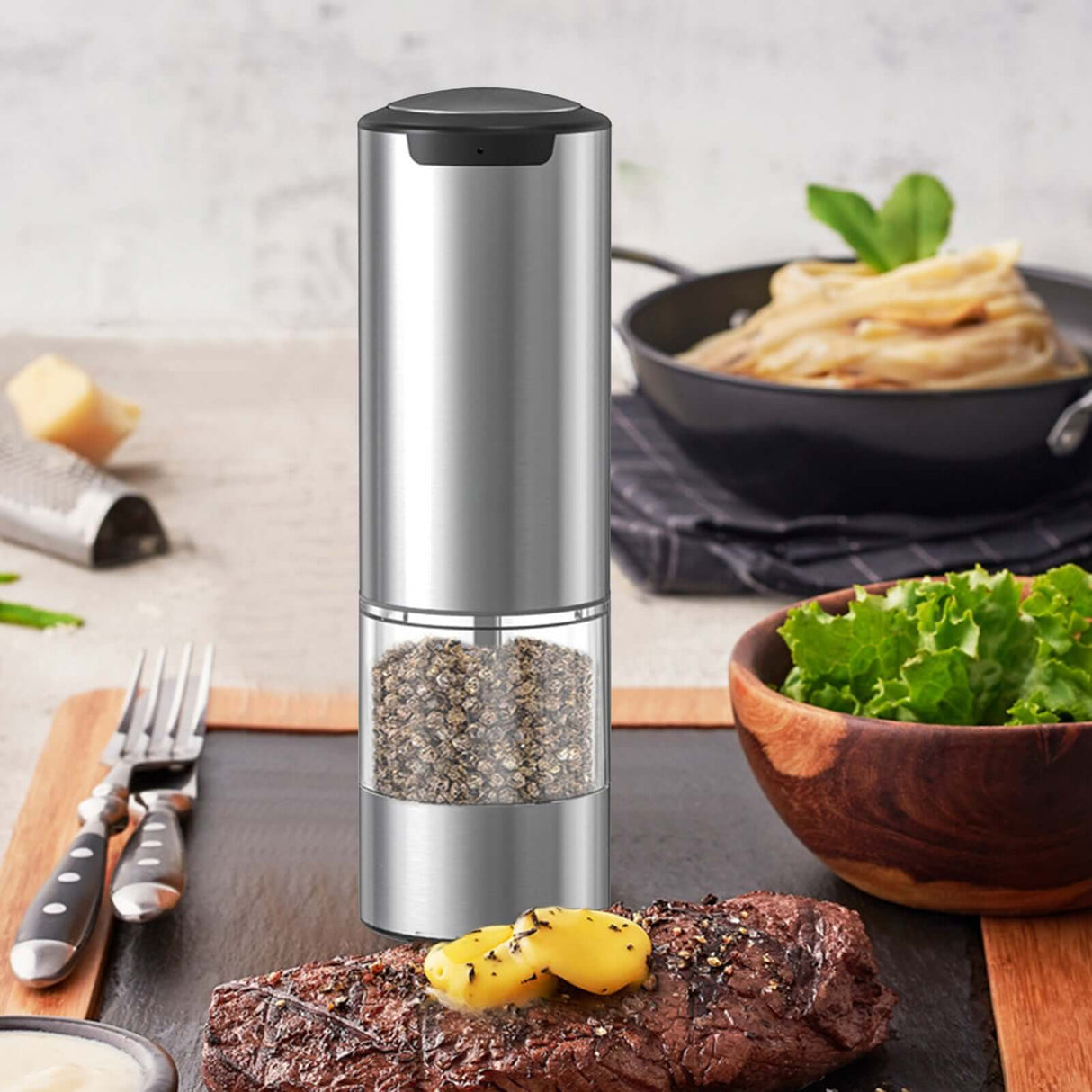 Royallure Electric Salt & Pepper Grinder Set – Justerbar Grovlek, LED-Decorator, Enhandanvändning Carvallo