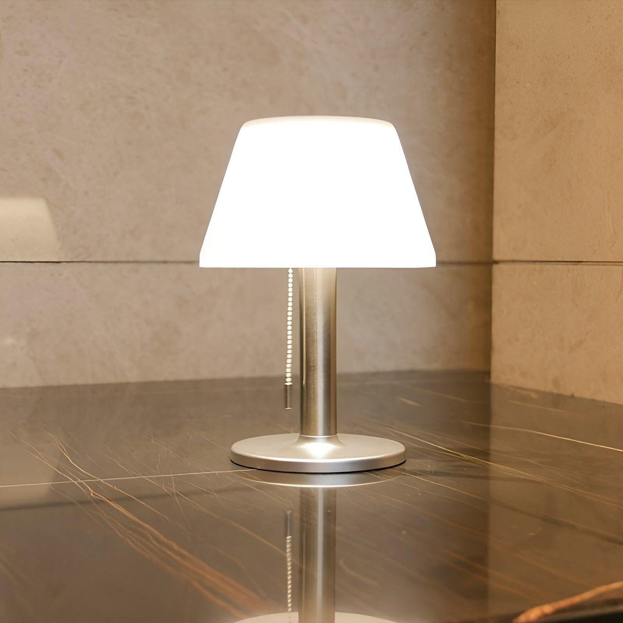 ClassicGlow Lampa - Traditionell Solarbordslampa Carvallo