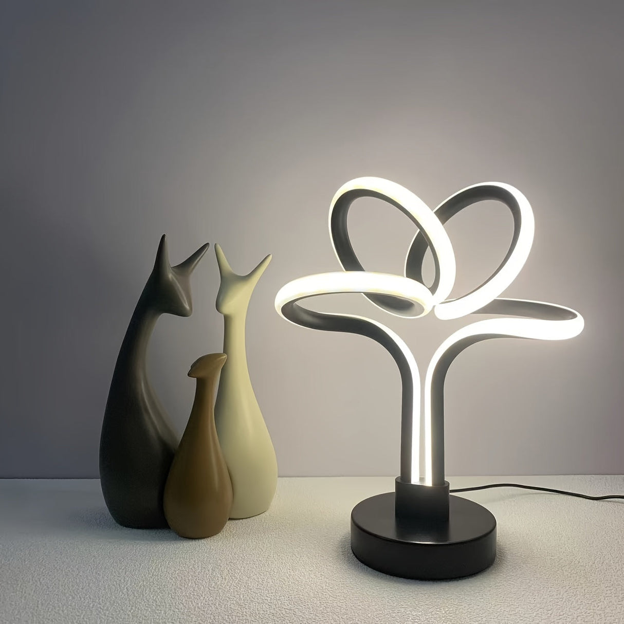 LumiNordic - Modern Nordiskt Inspirerad USB LED Bordslampa Carvallo