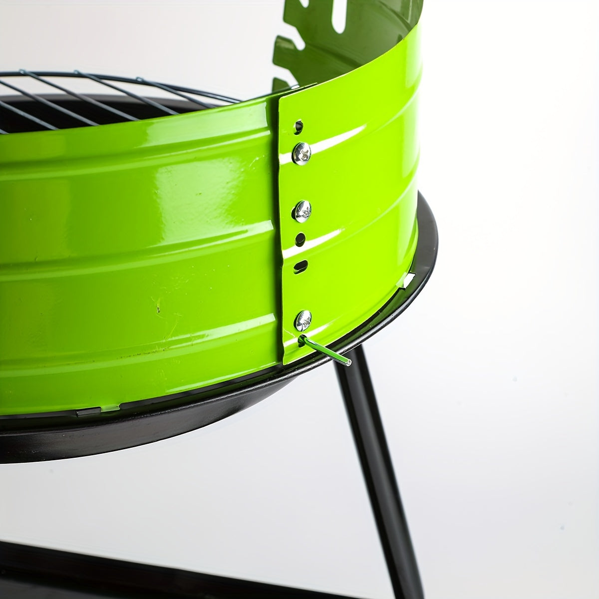 Carvallo Bärbar Runt Grill med Vindskydd | Kompakt & Väderbeständig | För Trädgård, Terrass & Camping Carvallo