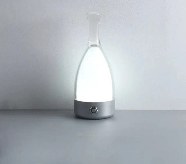 LuxeGlow - Modern Glas Bordslampa med Dimbar LED Belysning Carvallo