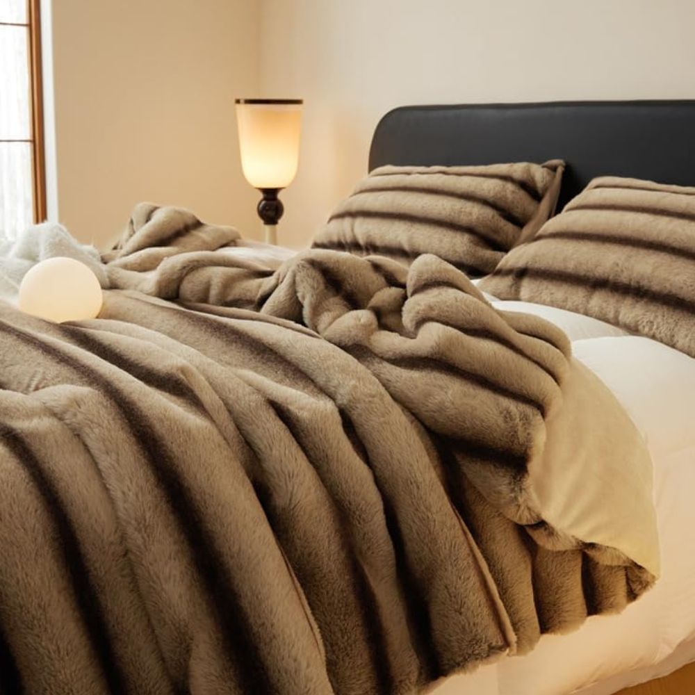 Rynkad Falsk Kaninpäls Filt Carvallo