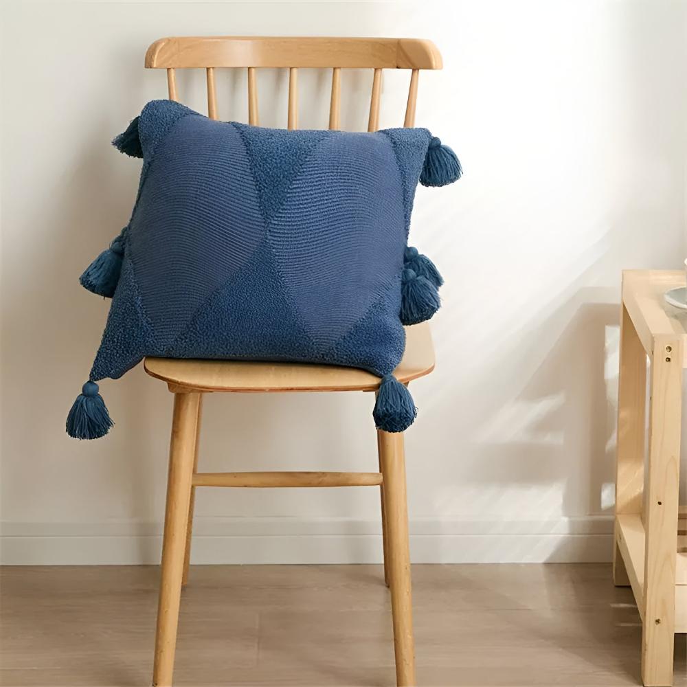 Tassel Touch Kuddar Carvallo