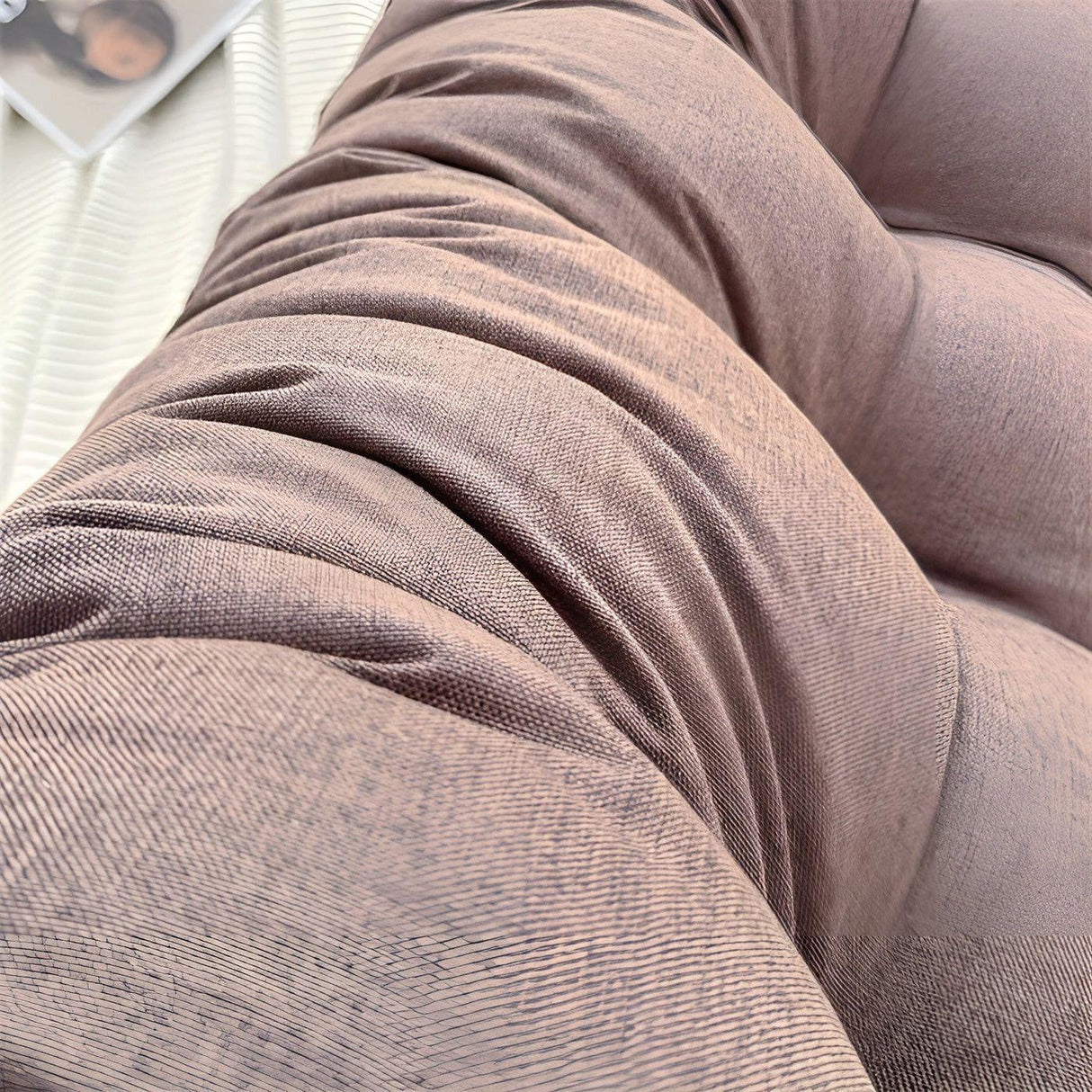 PlushTriangle Kudde – Andas Linne Triangulär Ryggkudde Carvallo