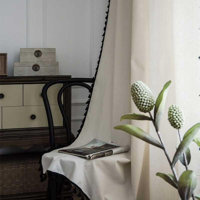 Bomull Linne Beige Gardin med Svart Fransen Carvallo