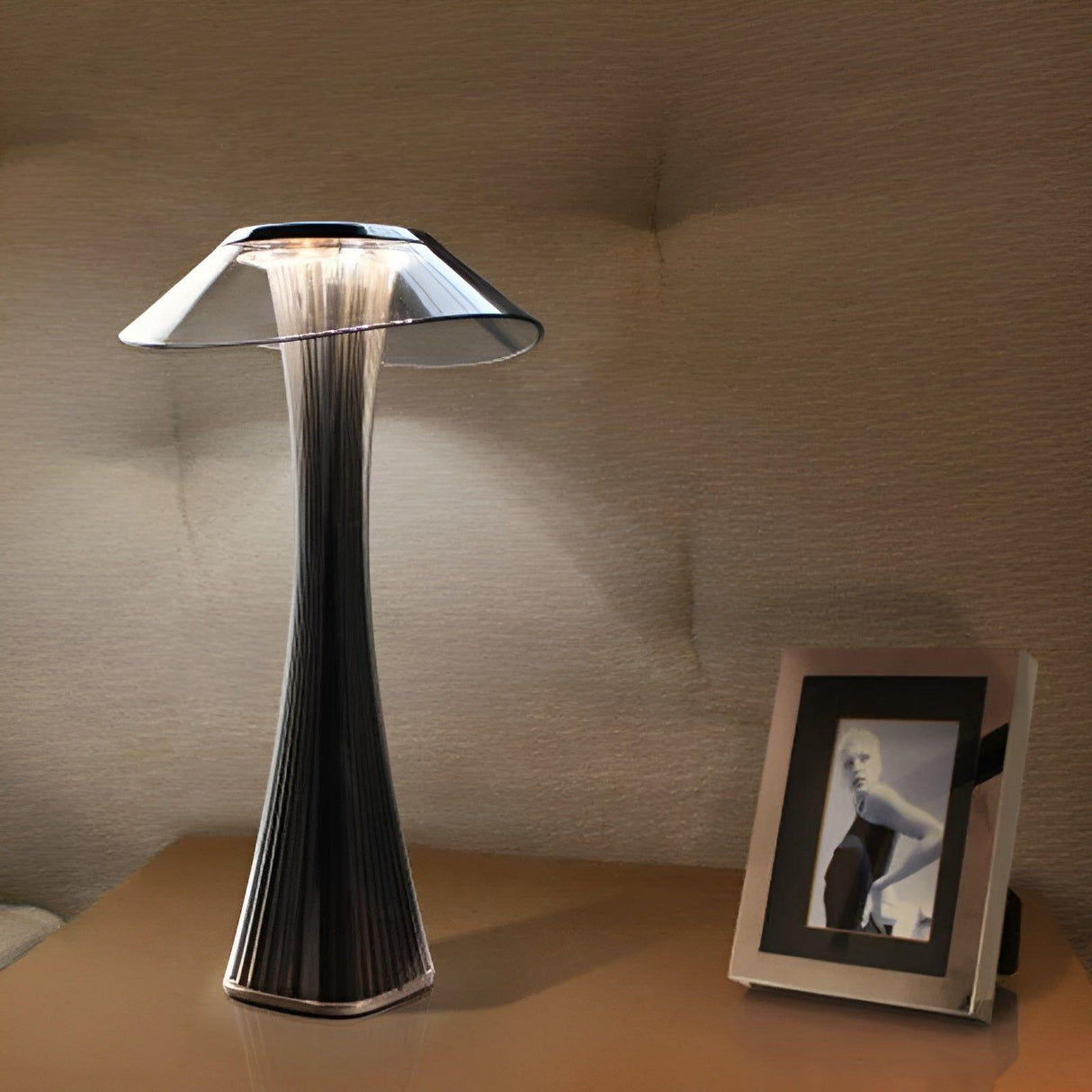 Gior Bordslampa - Uppladdningsbar Italiensk Kristall Nattduksbordslampa med Smart Touch Carvallo