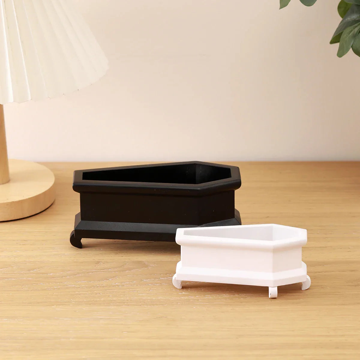 Spöklik kista-kruka – Mini dekorativ kruka för suckulenter och kuslig inredning MILA Sverige