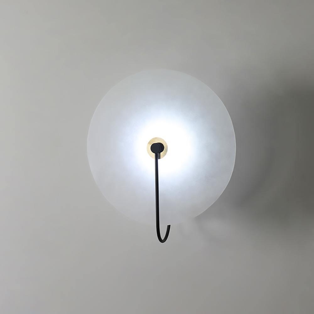 LuxeGlow - Modern LED Vägglampa av Alabaster för Tidlös Elegans Carvallo