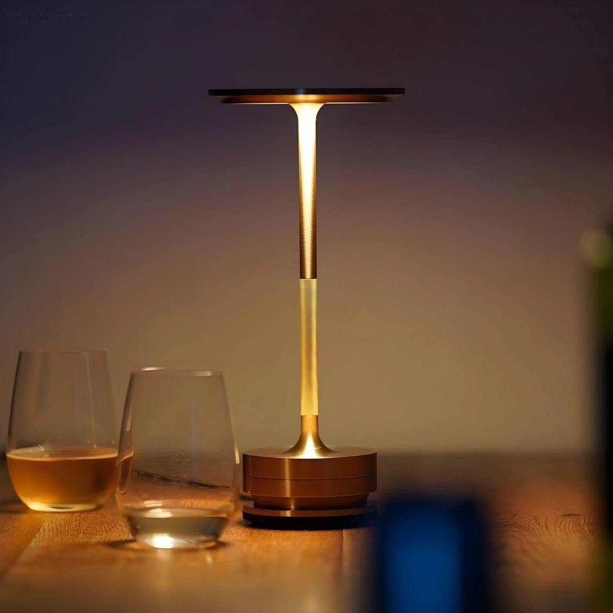 Trådlös LED Nattlampa – Elegant och Dekorativ Bordslampa för Vardagsrum eller Sovrum Carvallo