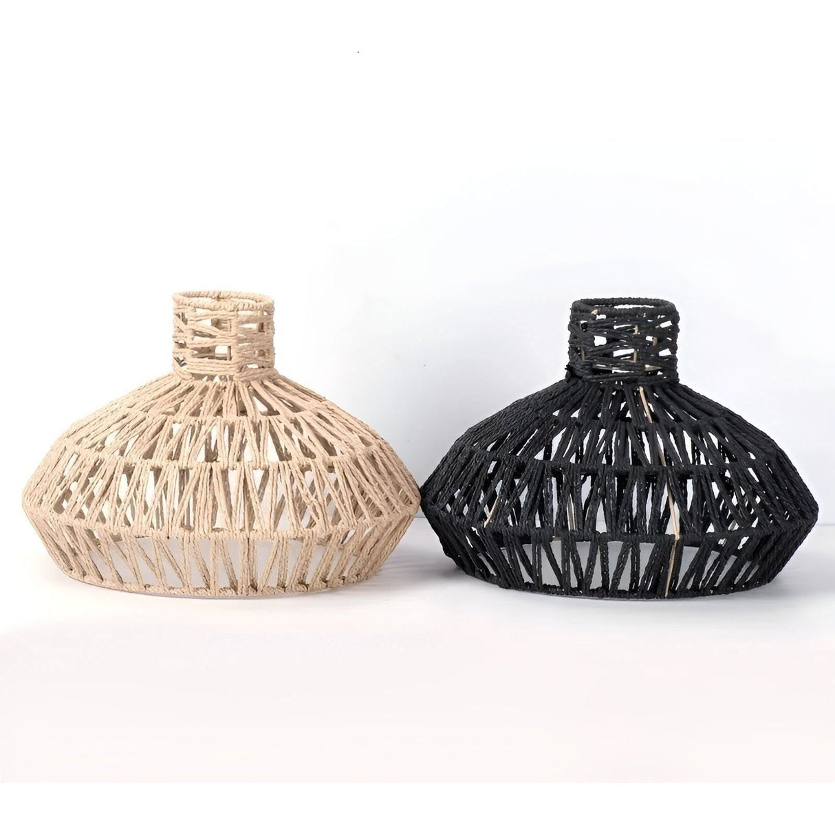 AntiqueWeave Lamp - Antik Lampa Av Handflettad Rattan Carvallo