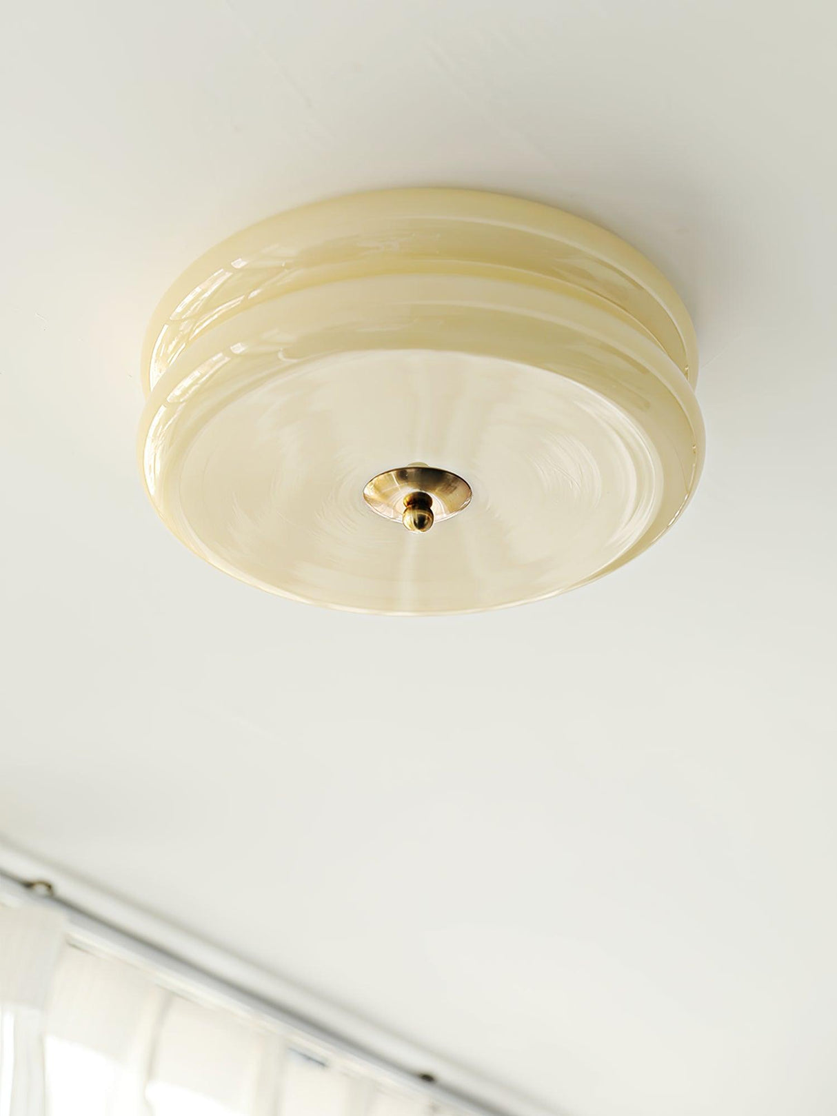 RoyaleGlow Art Deco Vintage Taklampa - Elegant Design Carvallo