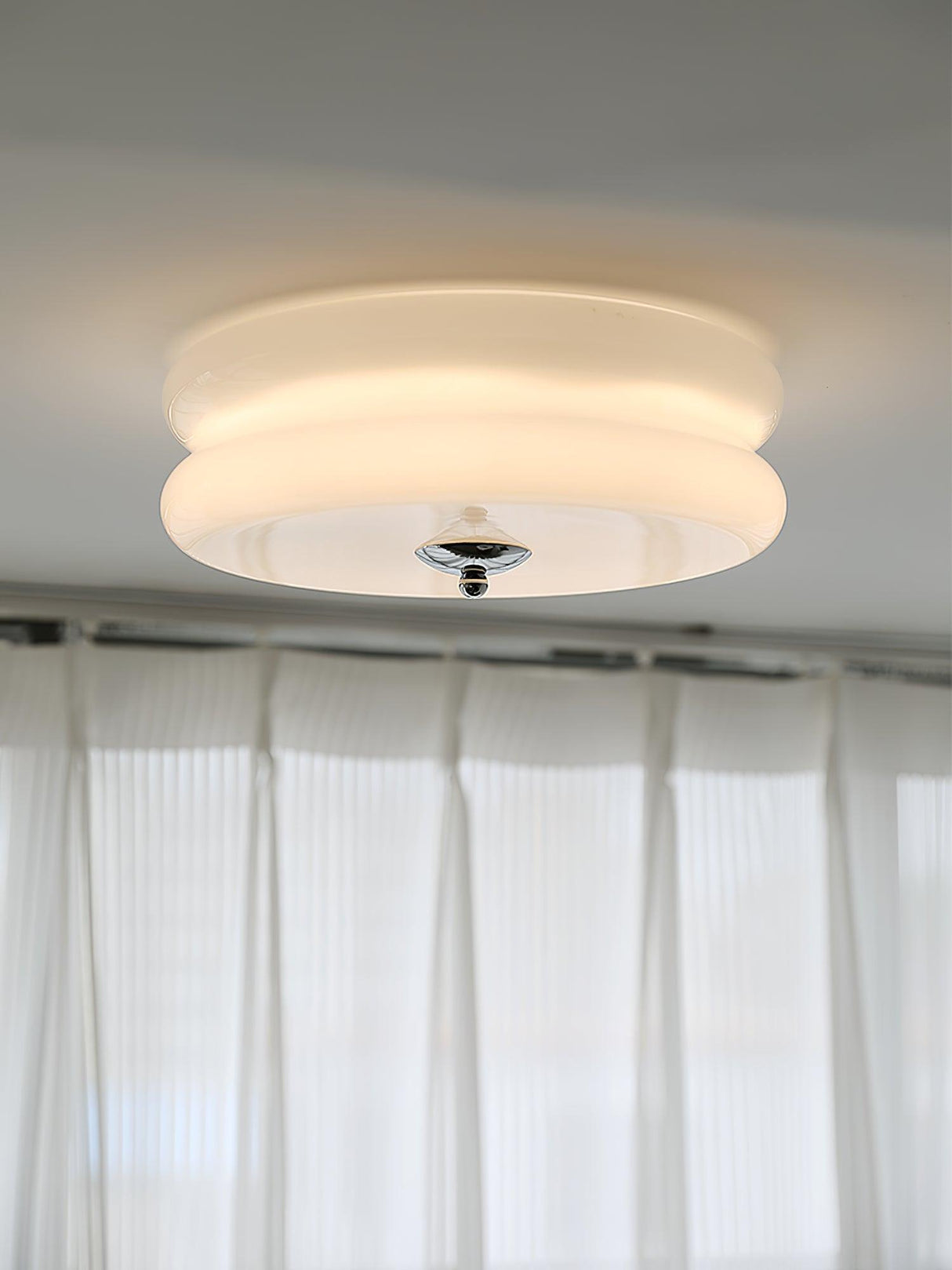 RoyaleGlow Art Deco Vintage Taklampa - Elegant Design Carvallo