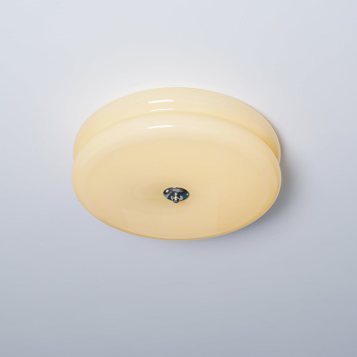 RoyaleGlow Art Deco Vintage Taklampa - Elegant Design Carvallo