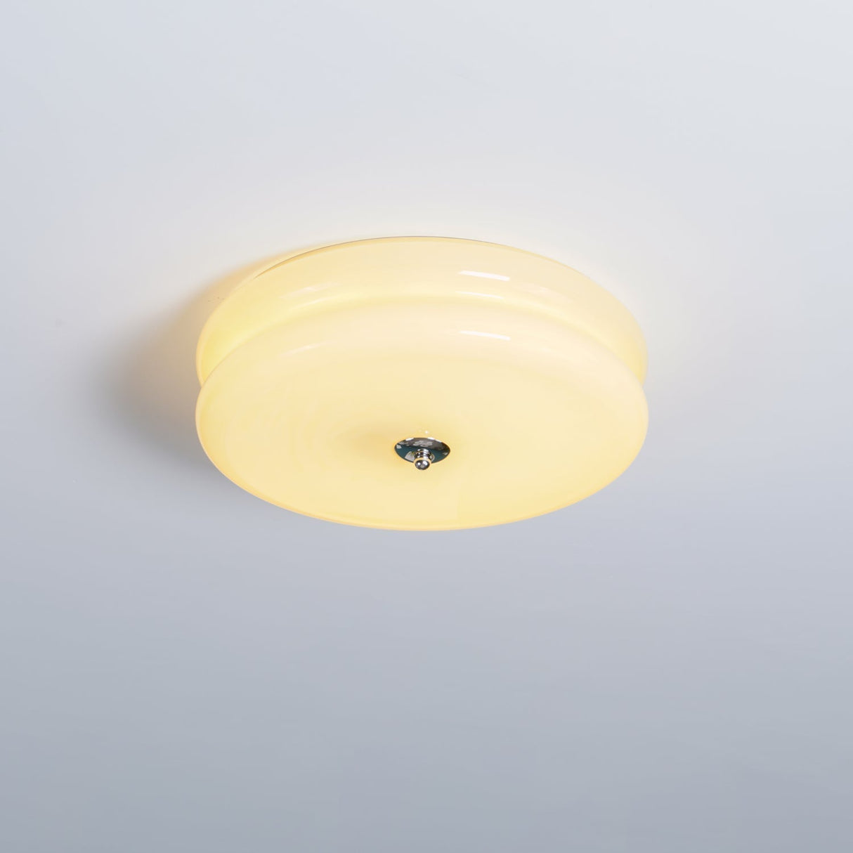 RoyaleGlow Art Deco Vintage Taklampa - Elegant Design Carvallo