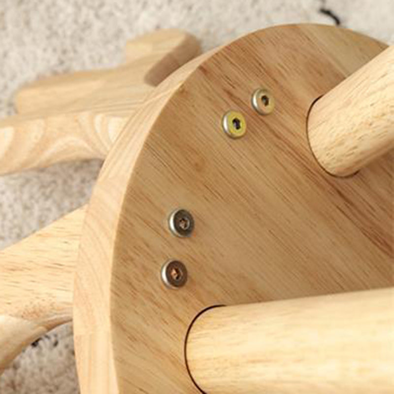 Kreativ barnpall i massivt trä med horn - Rund låg sits med ryggstöd för vardagsrum och entré MILA Sverige