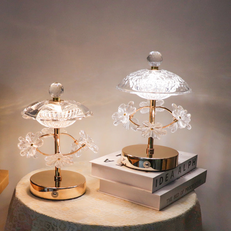 Elegant LED-bordslampa i kristall – blommönster med rund metallfot MILA Sverige