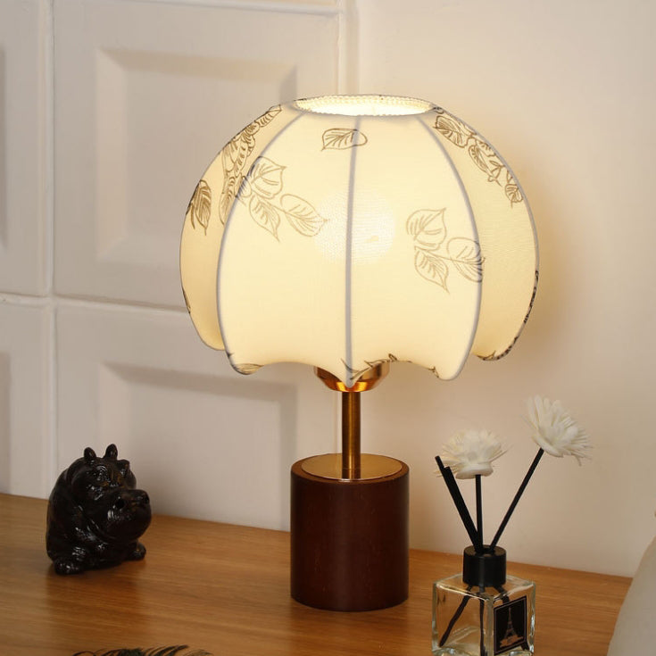 Traditionell kinesisk kupolbordslampa – bladmönster i tyg och trädesign MILA Sverige