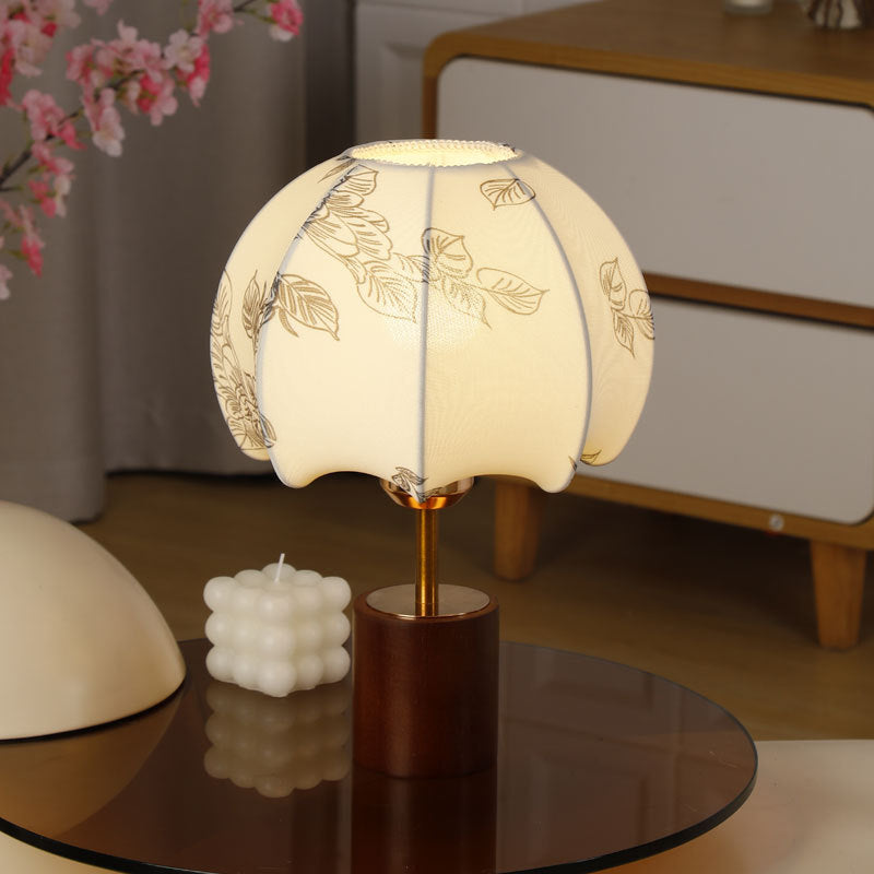 Traditionell kinesisk kupolbordslampa – bladmönster i tyg och trädesign MILA Sverige
