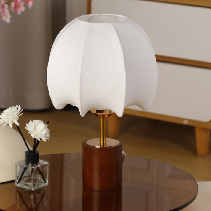 Traditionell kinesisk kupolbordslampa – bladmönster i tyg och trädesign MILA Sverige
