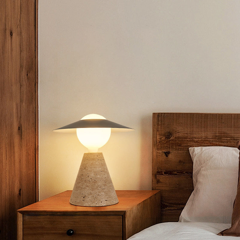 Modern nordisk bordslampa – elegant svart sten- och metalldesign MILA Sverige