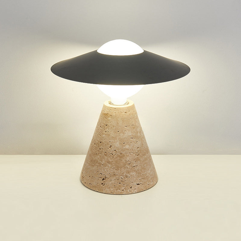 Modern nordisk bordslampa – elegant svart sten- och metalldesign MILA Sverige