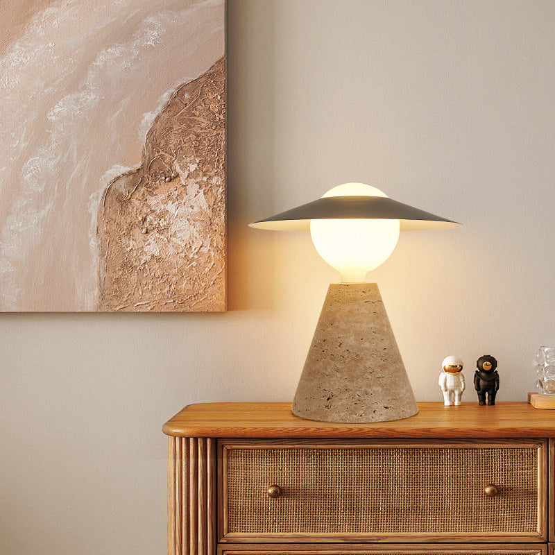 Modern nordisk bordslampa – elegant svart sten- och metalldesign MILA Sverige