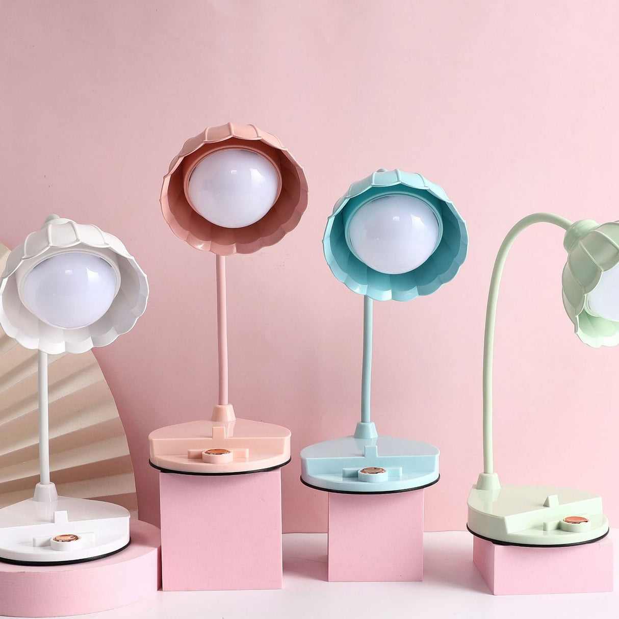 Uppladdningsbar Touch LED-bordslampa – Skandinavisk blomsterdesign MILA Sverige