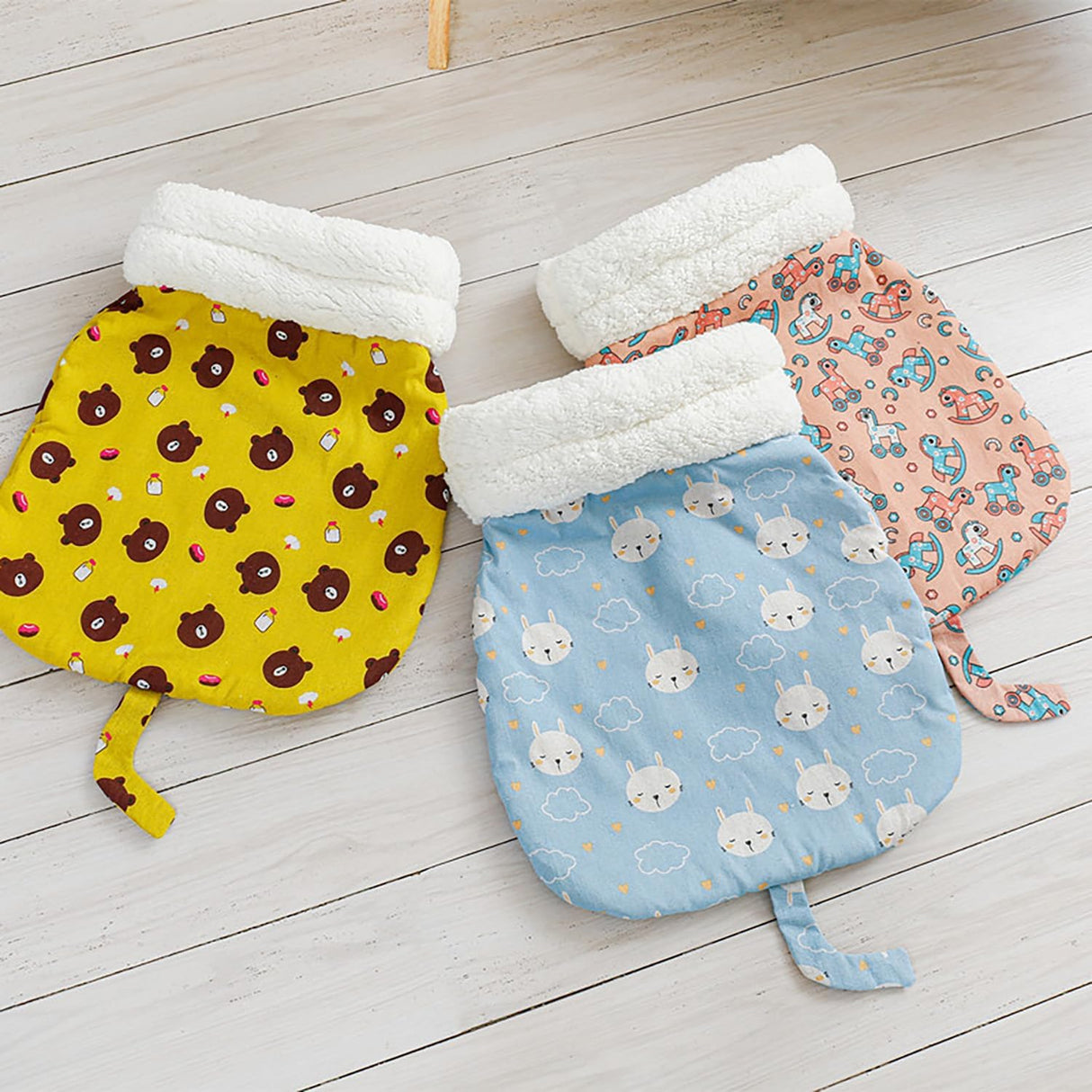 Mysig kattungesovsäck – plyschig sovsäck för katter och små husdjur MILA Sverige