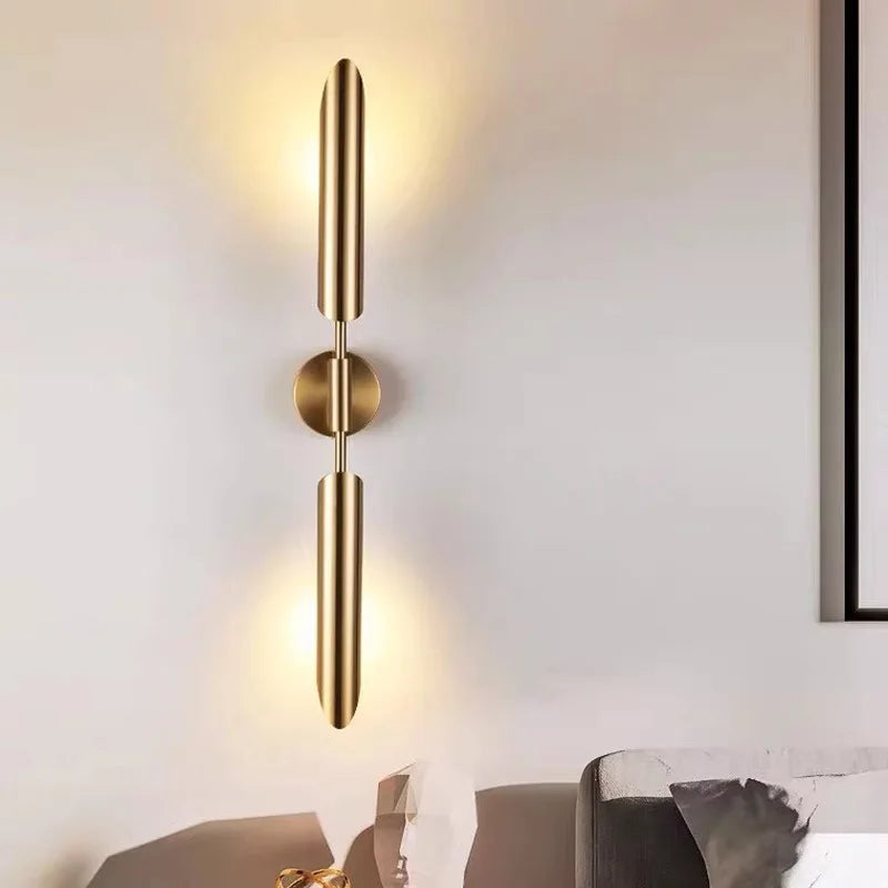 GoldenGlow – Minimalistisk LED Vägglampa för Vardagsrum & Sovrum Carvallo